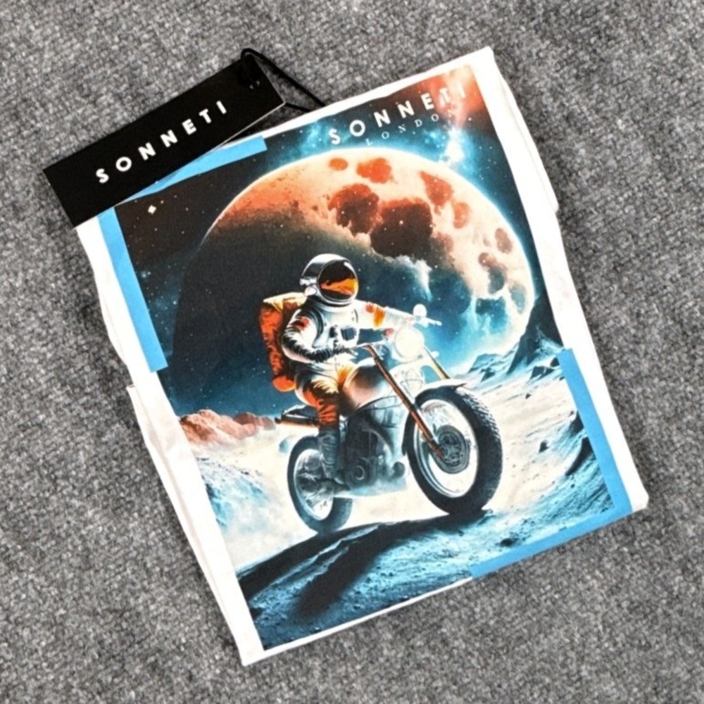 Sonneti London Boys Small 7-8 Years White Astronaut Space Graphic T-Shirt NWT